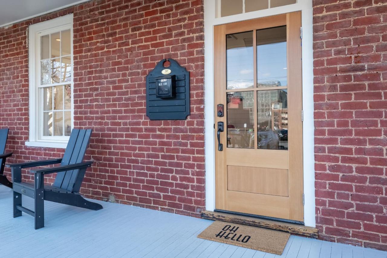 Boutique Room Steps From Downtown Mall Rose Jean Room 1 Charlottesville Dış mekan fotoğraf