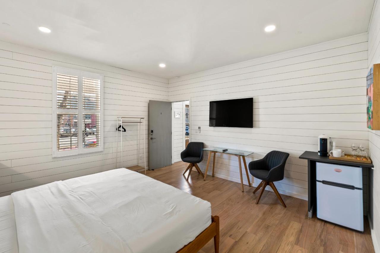Boutique Room Steps From Downtown Mall Rose Jean Room 1 Charlottesville Dış mekan fotoğraf